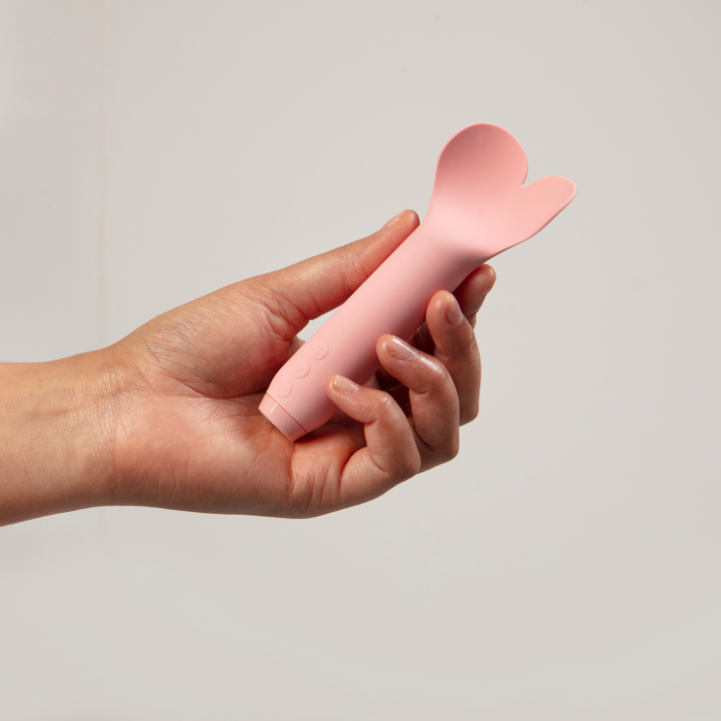 Amour Bullet Vibrator with Fluttering Heart Tip